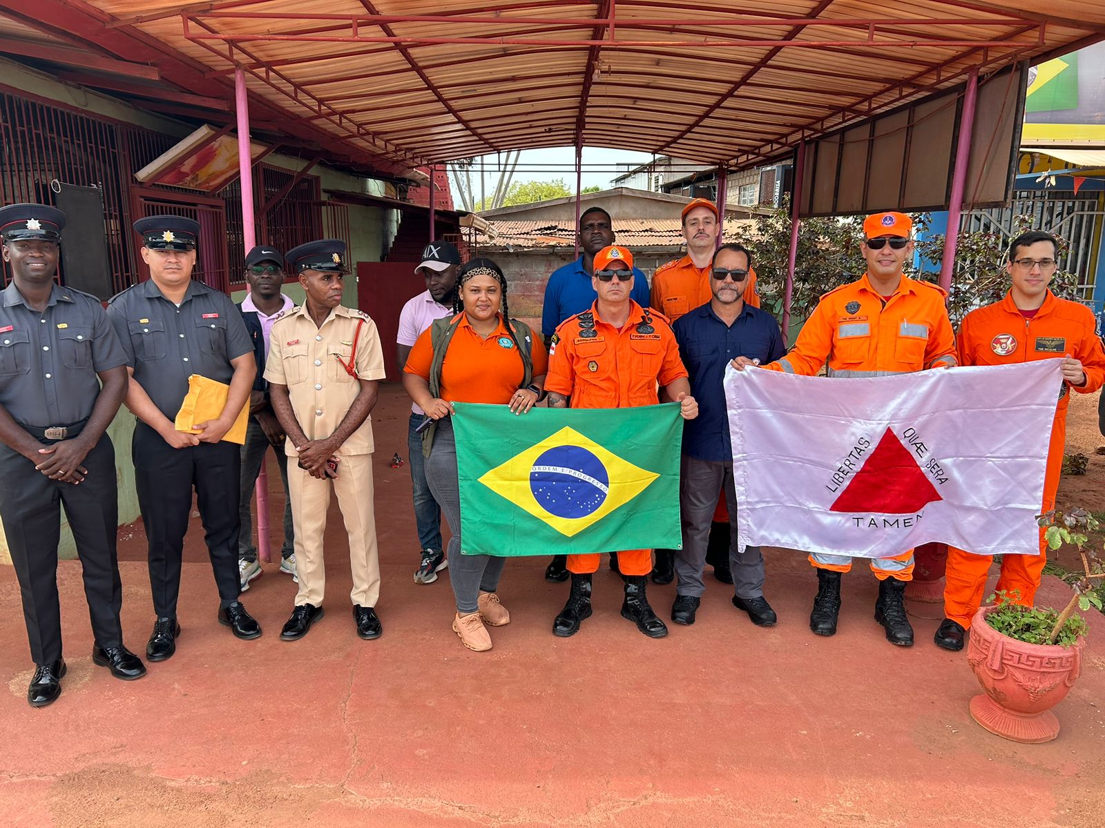 Corpo de Bombeiros Militar de Roraima participa de missão humanitária na Guiana