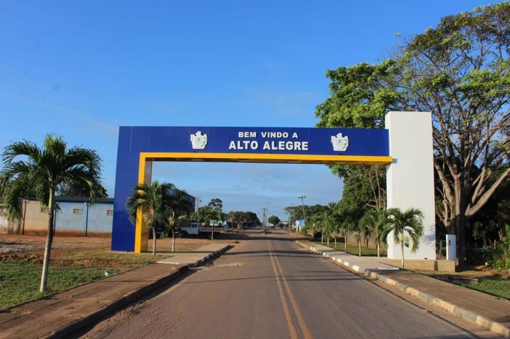 Estudantes caminham 10 km por falta de manutenção em ponte na comunidade indígena Pium